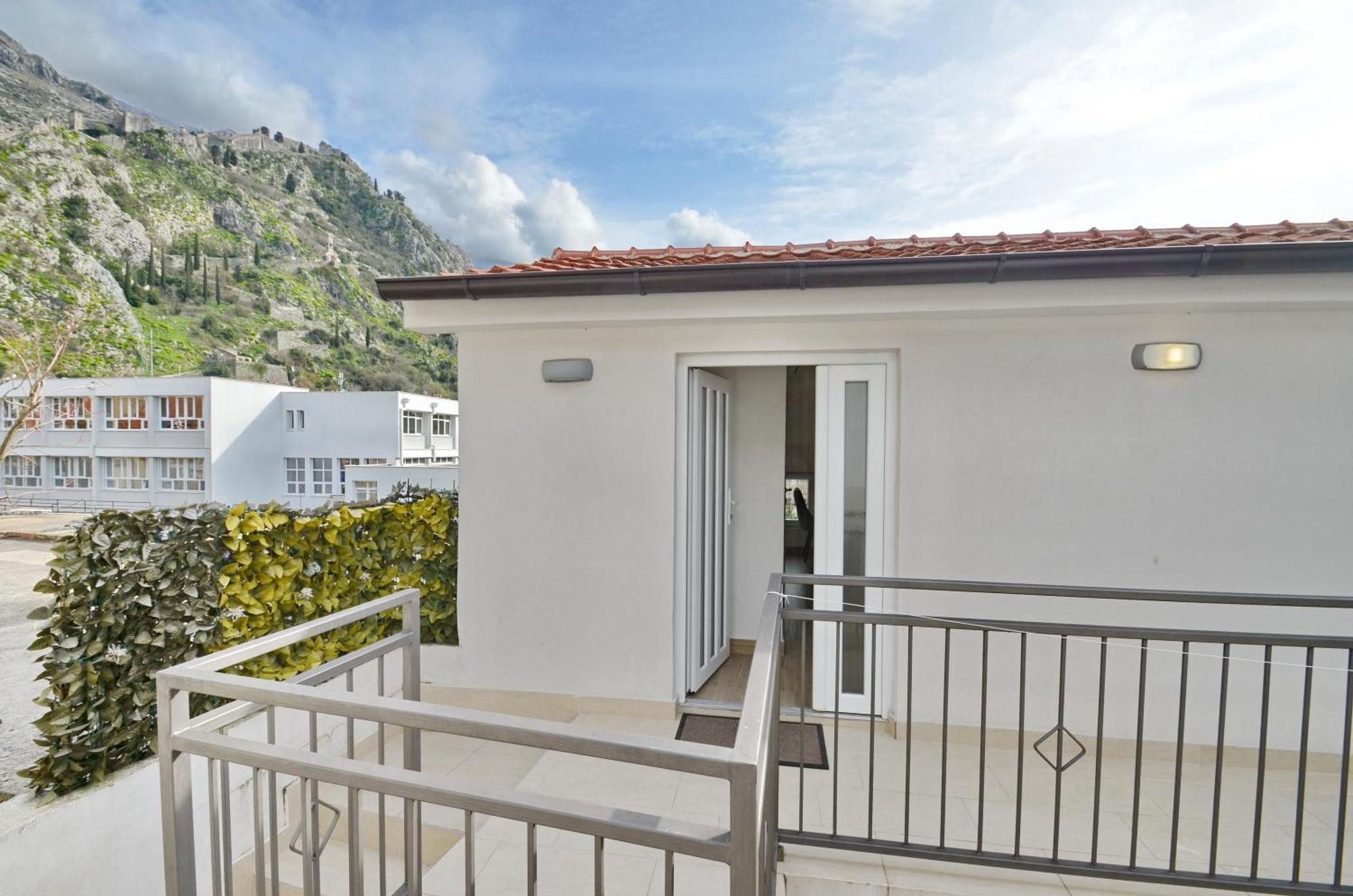 Ferienwohnung La Mar Mar Kotor Exterior foto